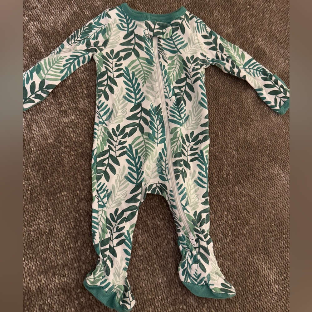 Greenery zipper sleeper